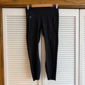 Janji Women’s Black Cropped Running Tights size Medium